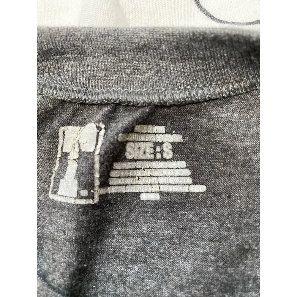 Gray and Red Rutgers College Tee - Picture 5 of 6